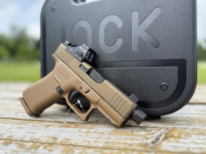 Glock 43X 9mm MOS Threaded Barrel W/ Holosun 407K FDE
