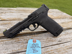 PRE-OWNED SMITH AND WESSON M&P22 .22MAG SEMI-AUTO HANDGUN